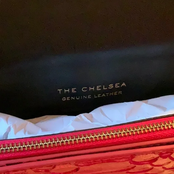 Kurt Geiger Fuchsia Chelsea Saddle Bag NWT - Picture 7 of 10